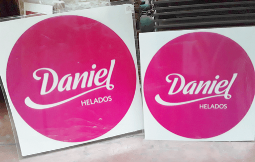 Impresión de acrílicos backlight  en diferentes medidas de Daniel Helados