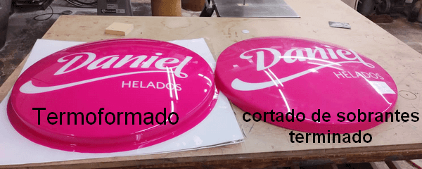 Muestra del termoformado y el posterior cortado de excendentes.