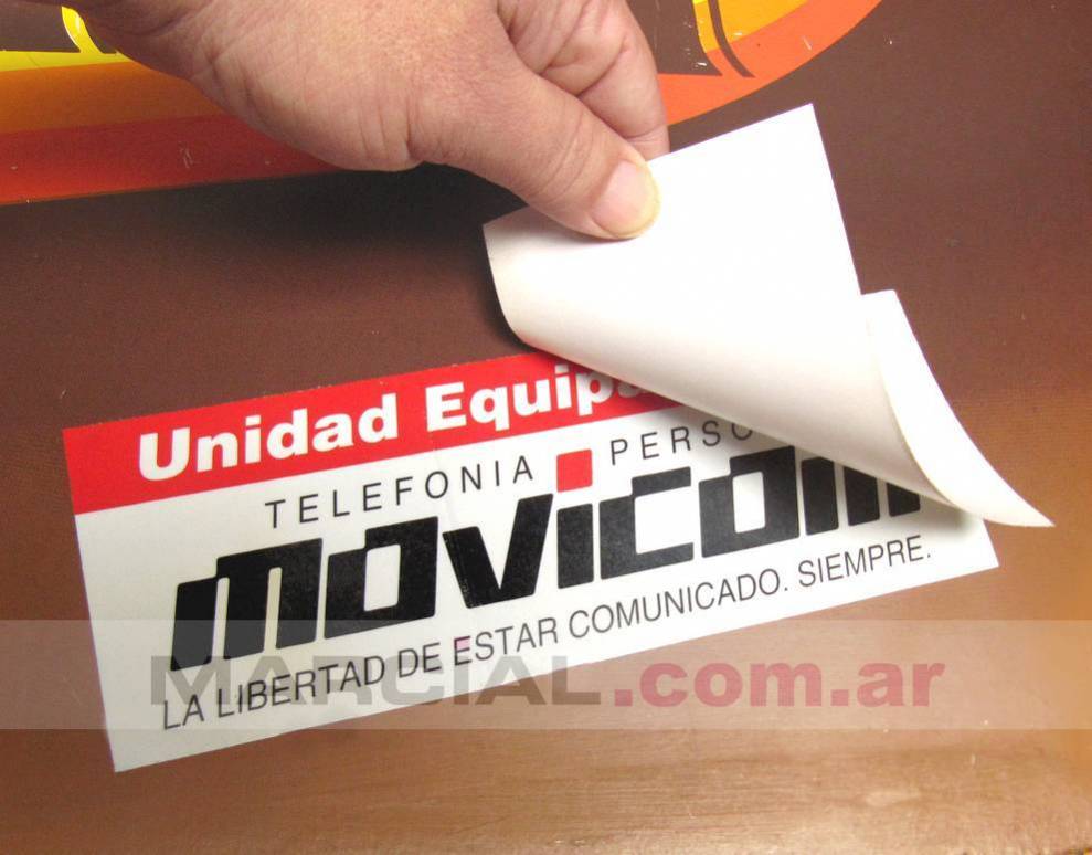 Calcomanía realizada para la compañía de telefonía celular Movicom para adherir en las lunetas de los automóviles. Esto fue realizado en el año 1990 